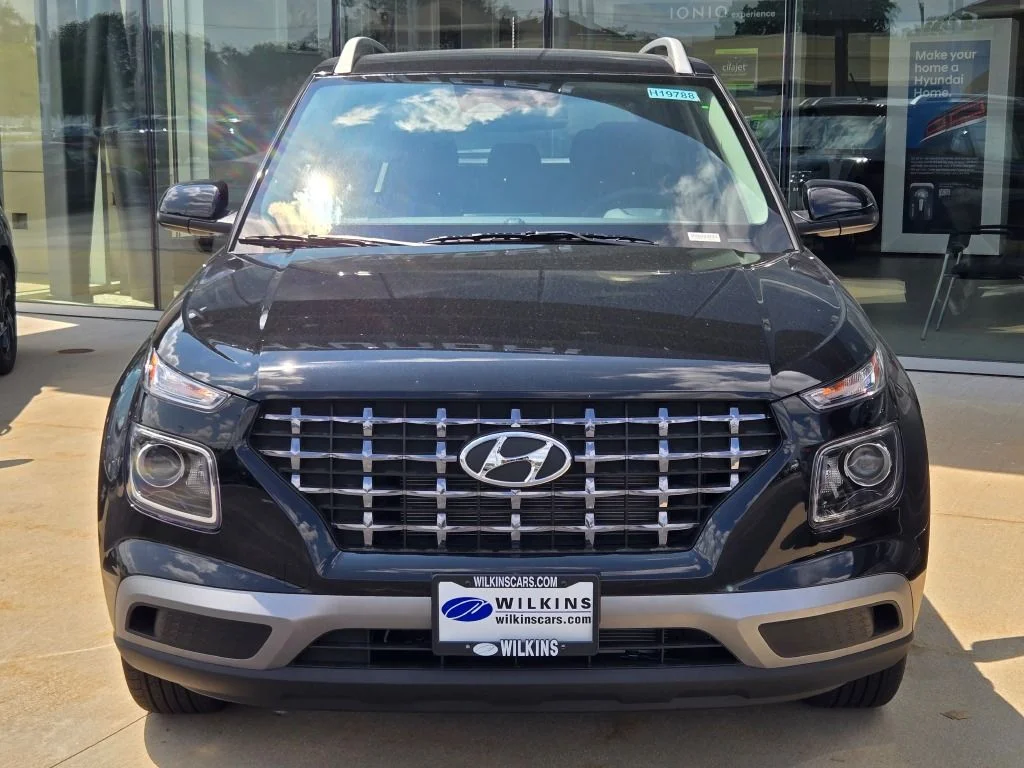 New 2026 Onyx Black Hyundai SEL image 2