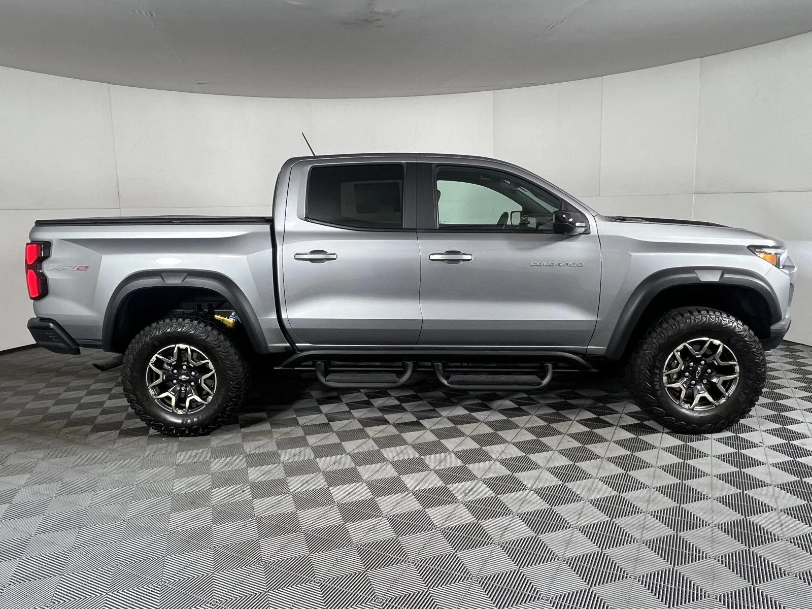 Used 2024 Sterling Gray Metallic Chevrolet ZR2 image 28