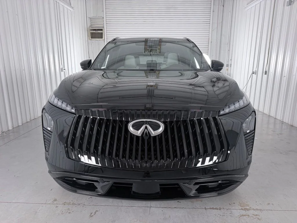 New 2027 BLACK OBSIDIAN INFINITI Luxe AWD image 3