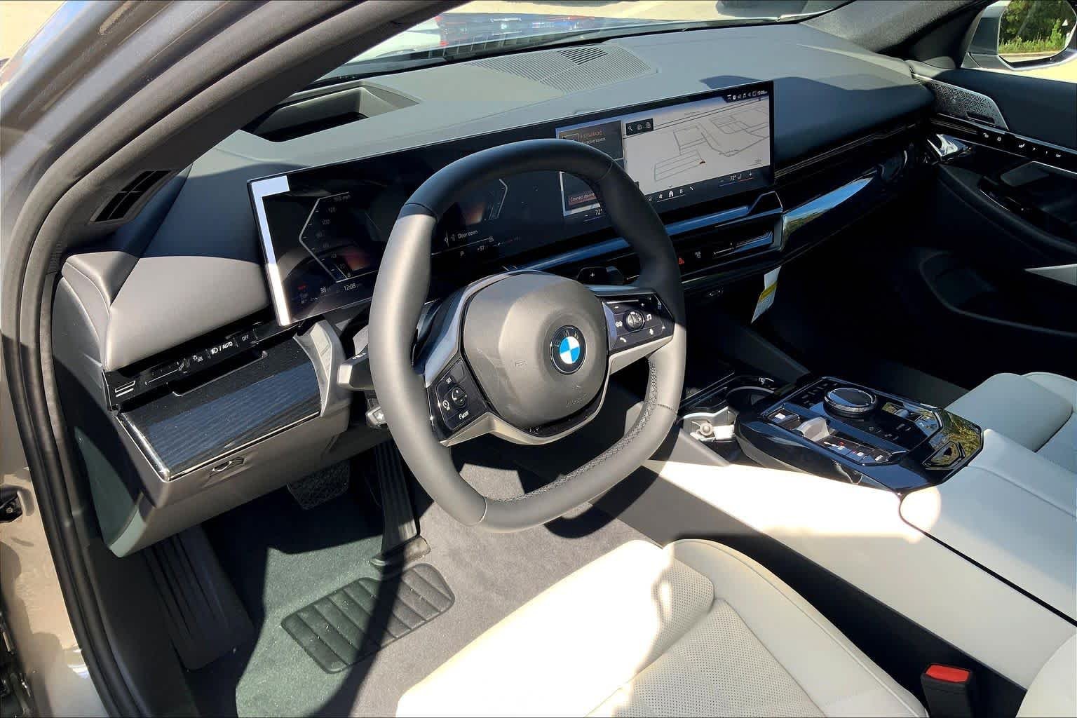 Used 2026 Oxide Grey Metallic BMW 530i image 9