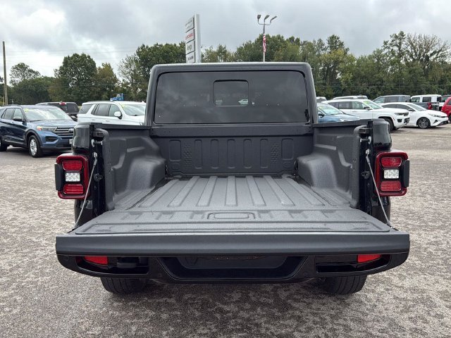 Used 2023 Black Jeep Overland image 14