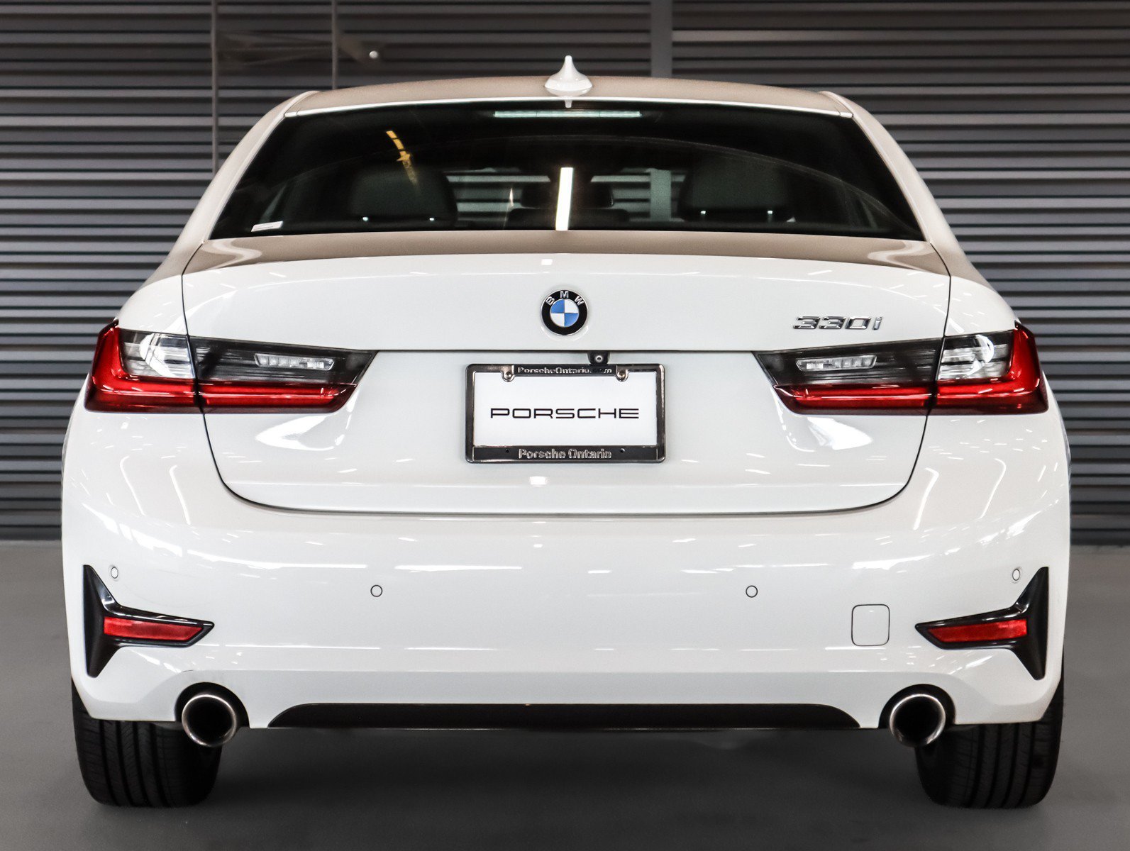 Used 2019 Alpine White BMW 330i image 12