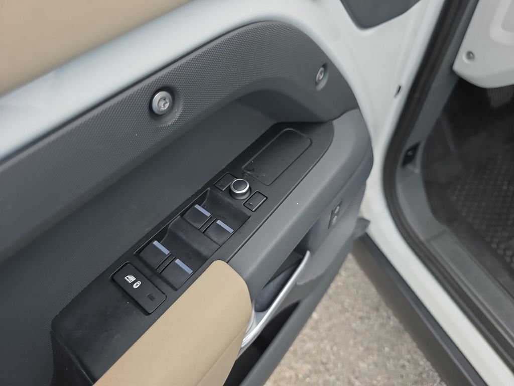 Used 2020 Fuji White Land Rover S image 18