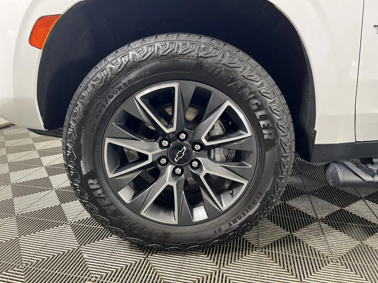 Used 2024 Summit White Chevrolet Z71 image 36
