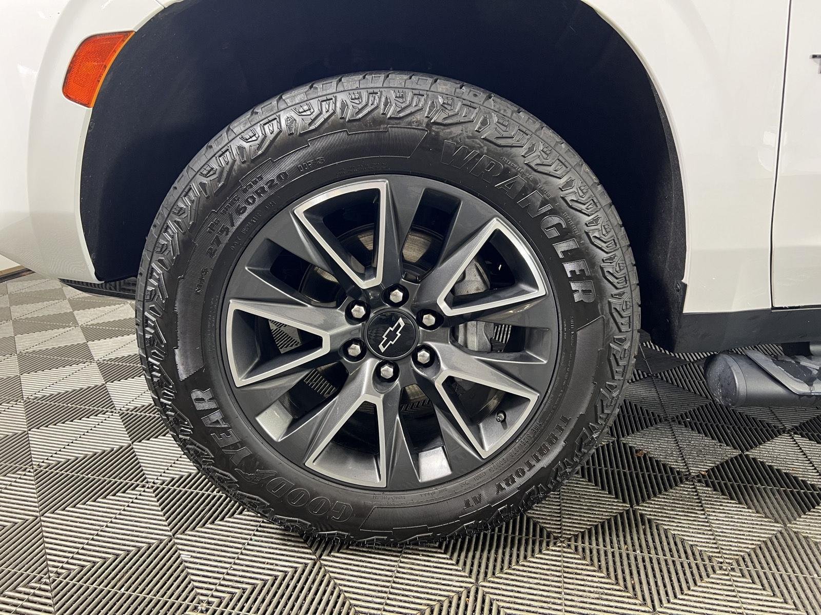 Used 2024 Summit White Chevrolet Z71 image 36