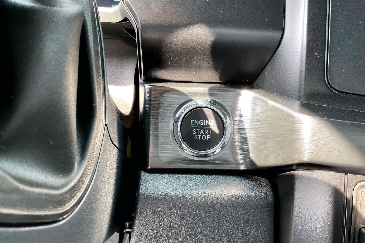 New 2026 Carbonized Gray Metallic Ford F-250® Lariat® image 17