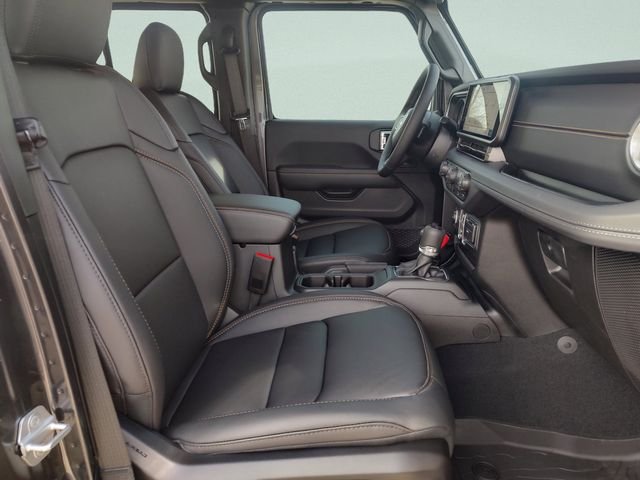 New 2026 Granite Crystal Metallic Clear-Coat Exterior Paint Jeep Texas Trail image 30