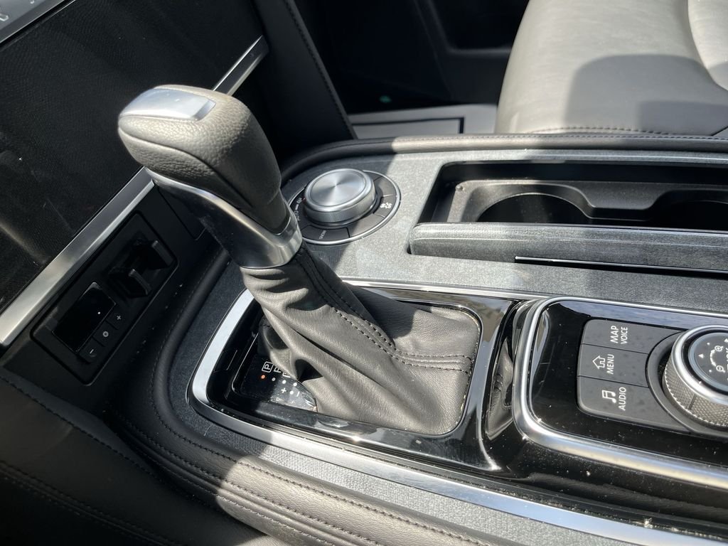 Used 2022 Gray Nissan SV image 20