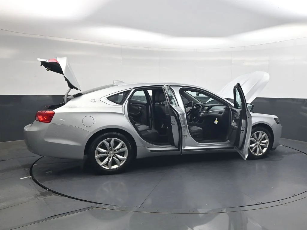 Used 2020 Silver Chevrolet LT image 38
