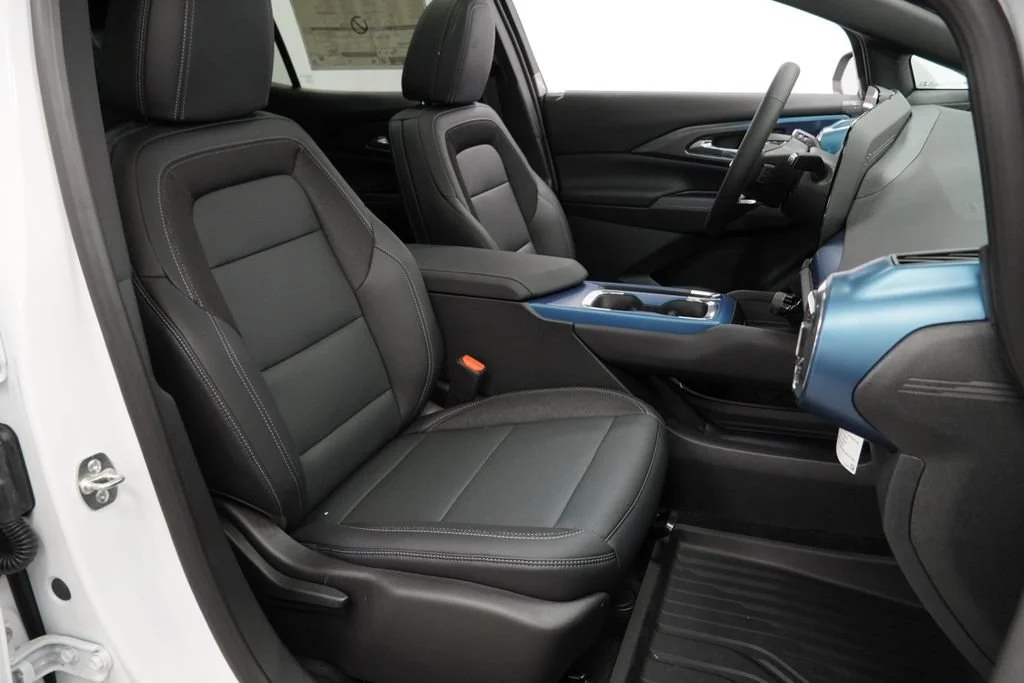 New 2026 Summit White Chevrolet LT image 26