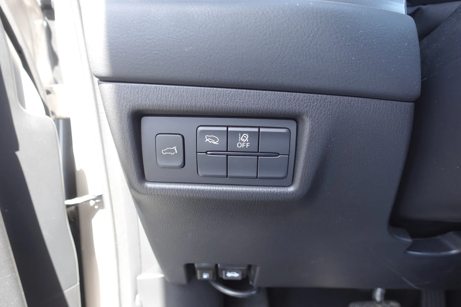 Certified Used 2025 Platinum Quartz Metallic Mazda 2.5 S Preferred Package image 18