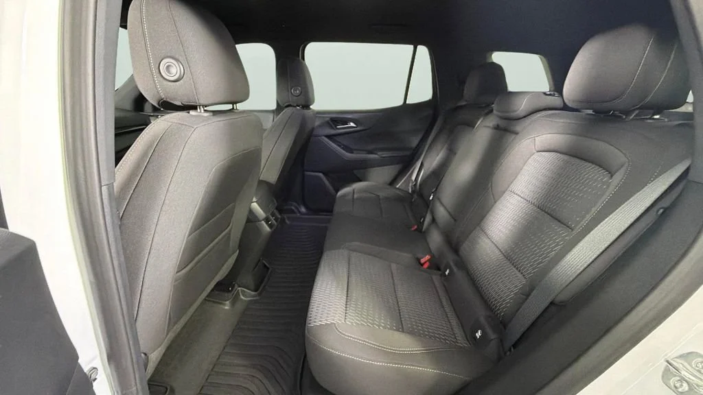 Used 2026 Summit White Chevrolet LT image 26