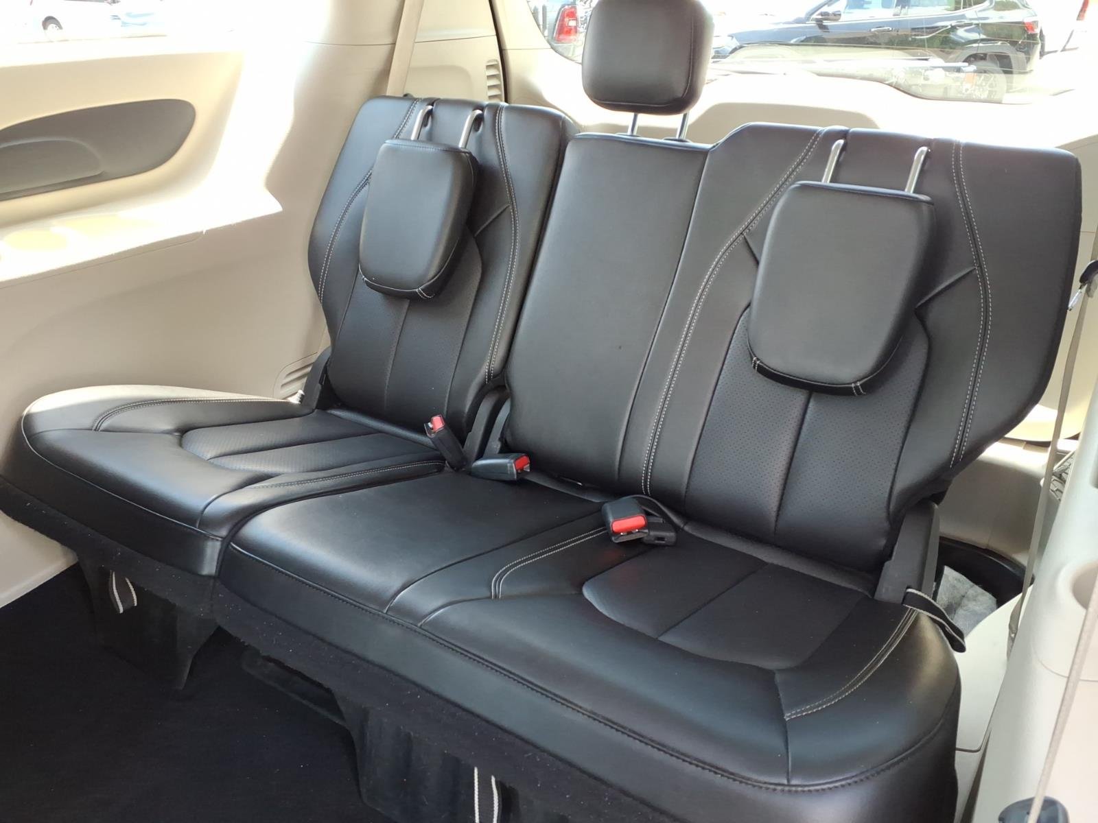 Certified Used 2023 Velvet Chrysler Touring L image 17