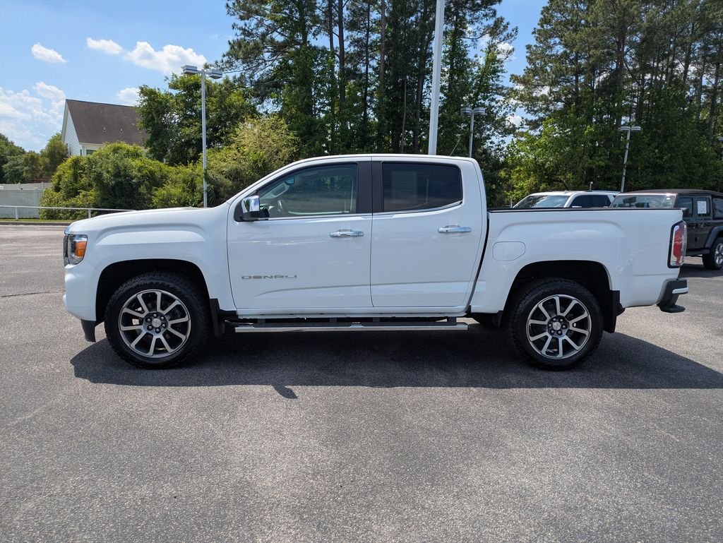 Used 2022 White GMC Denali image 9