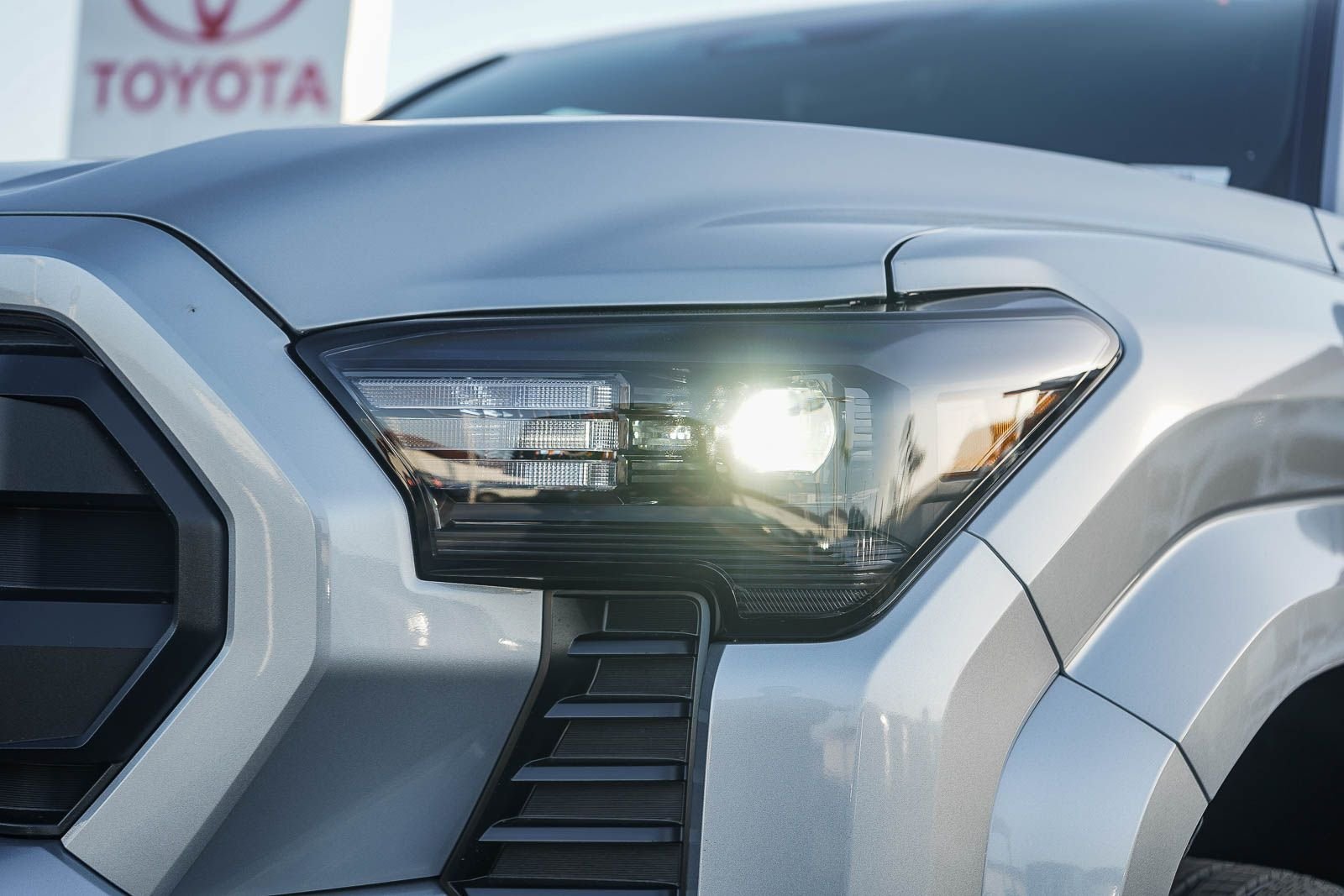 2026 Toyota Tacoma SR5 - Photo 10