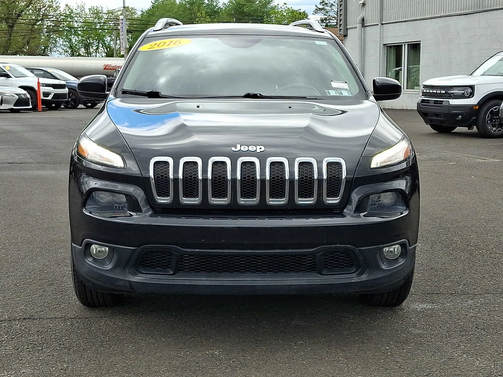Used 2016 Jeep Cherokee Latitude with VIN 1C4PJMCB9GW188279 for sale in Horsham, PA