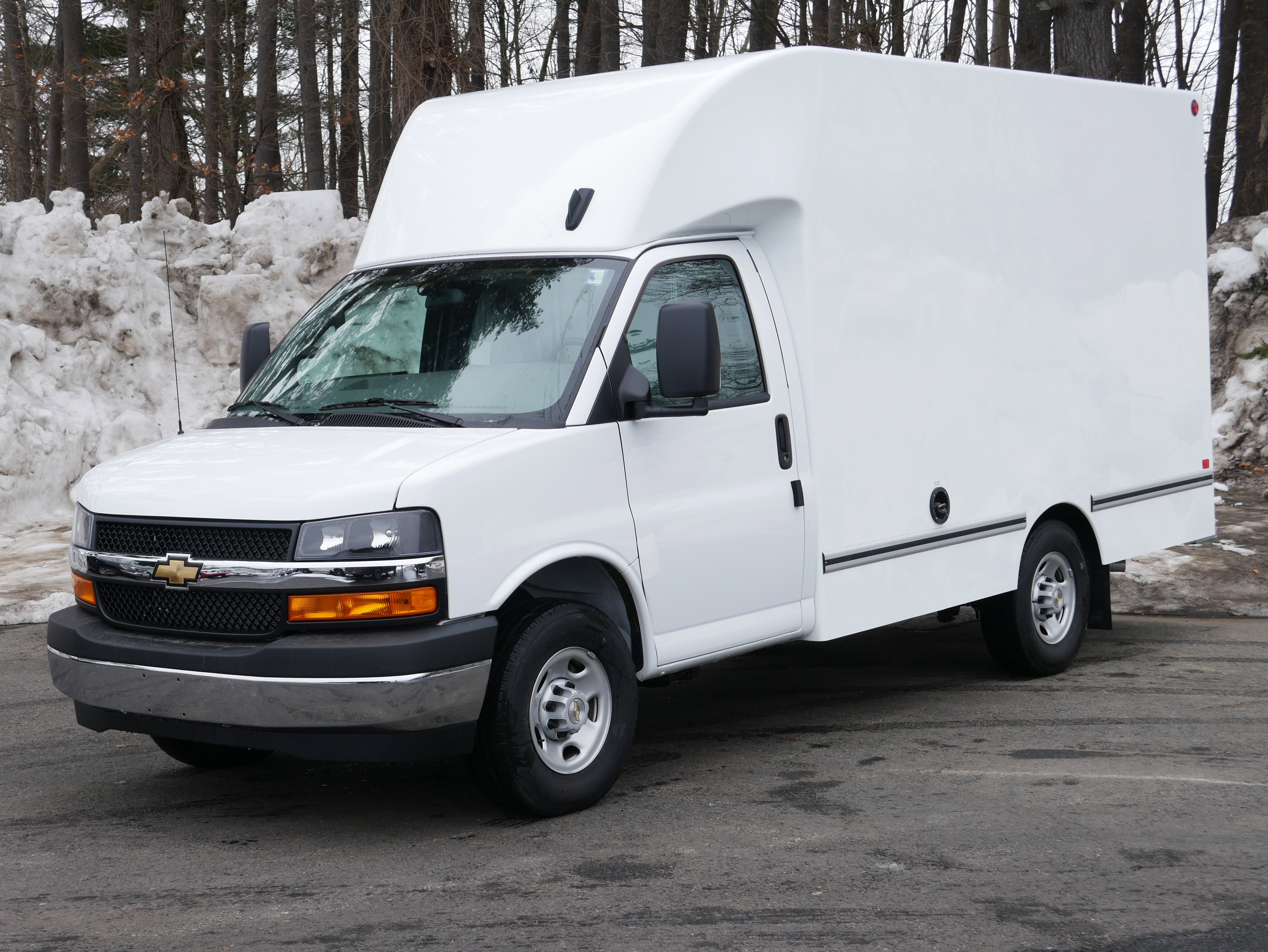 2025 Chevrolet Express Cutaway