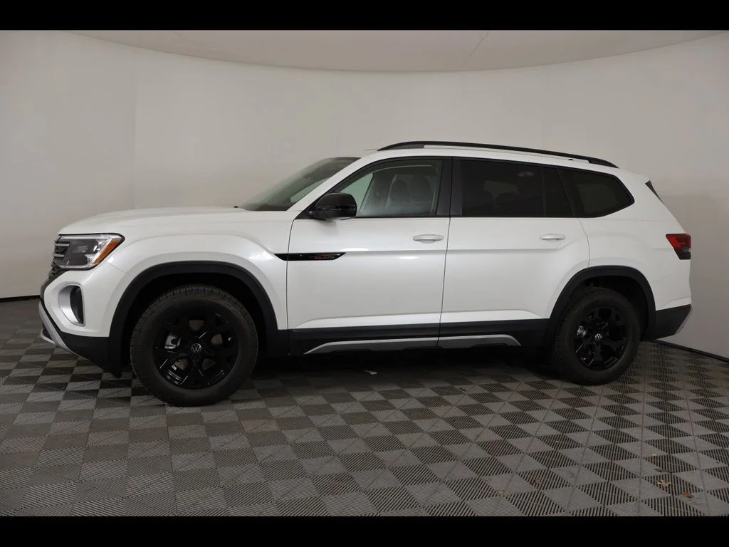 New 2026 White/off-white Volkswagen 2.0T Peak Edition image 2