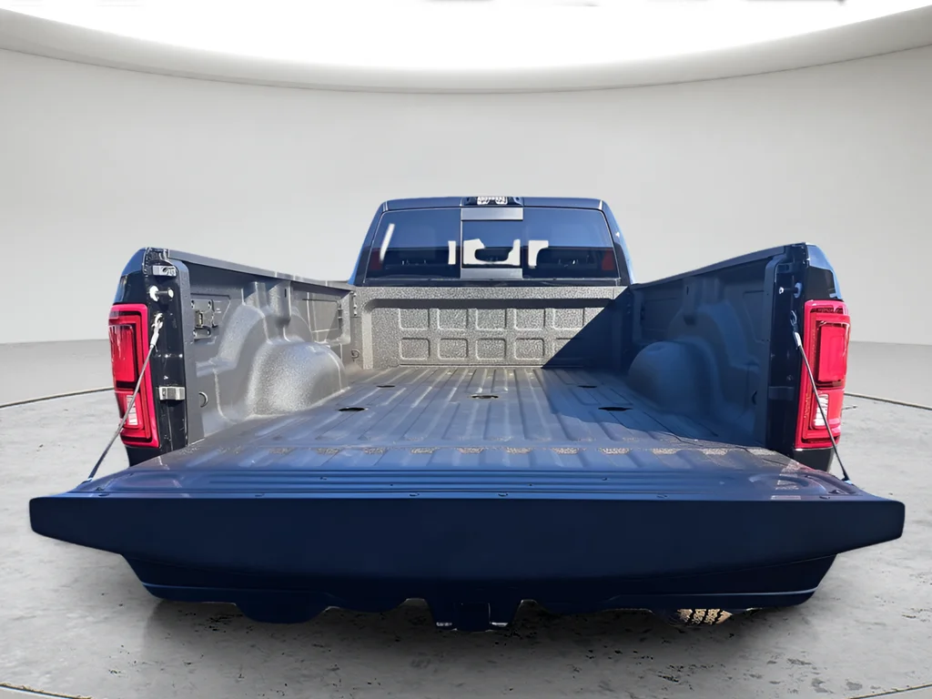 New 2026 Diamond Black Crystal Pearl-Coat Exterior Paint RAM Big Horn image 28