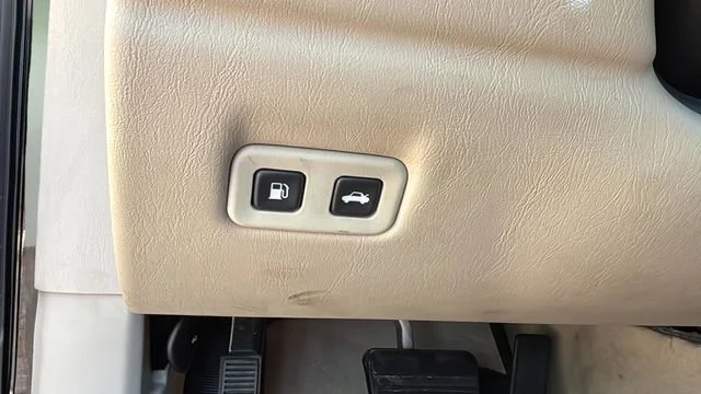 Used 2006 Black Raven Cadillac VSER image 37