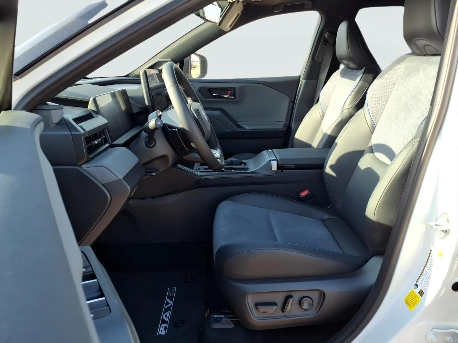 New 2026 Wind Chill Pearl with Midnight Black Metallic roof Toyota XSE image 18