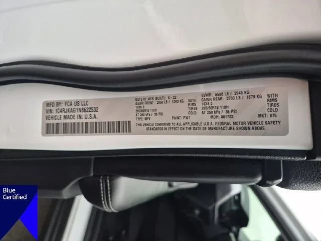 Used 2022 White Jeep Laredo image 37