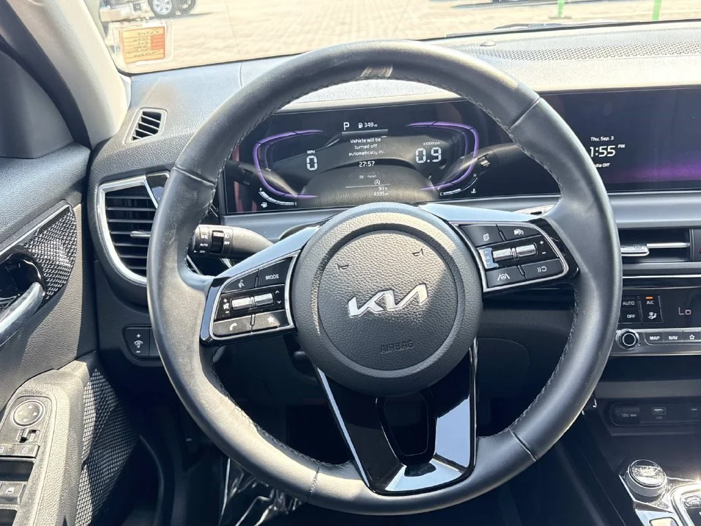 Used 2026 Orange Kia S image 16