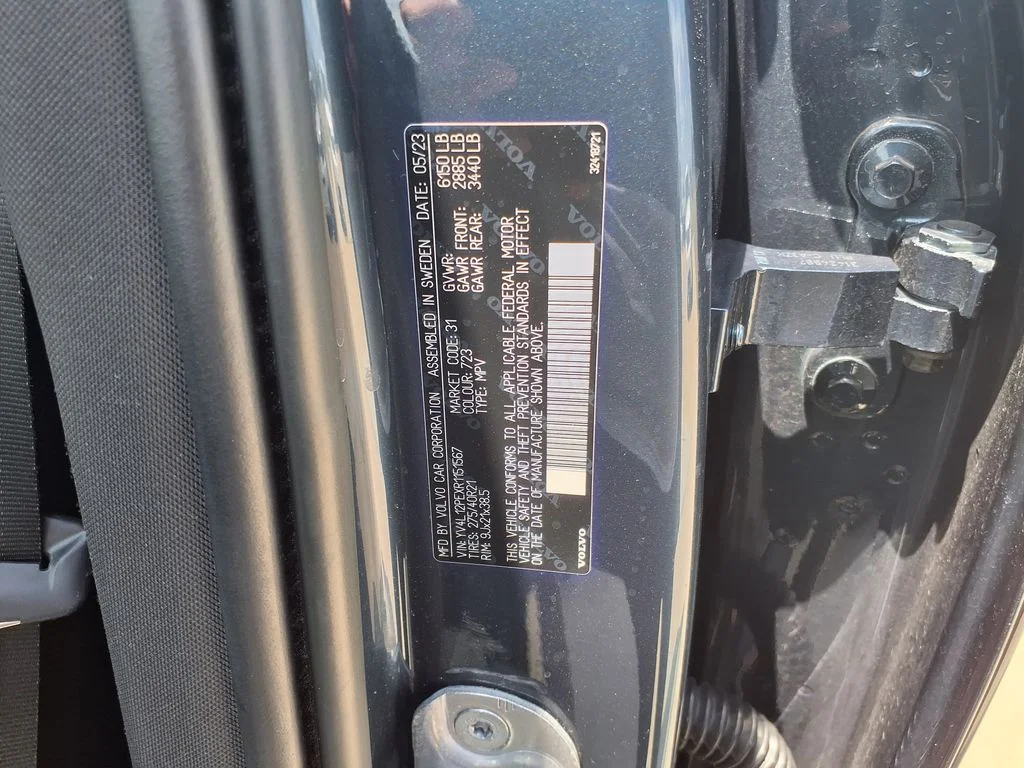 Certified Used 2024 Blue Volvo B5 Plus image 39