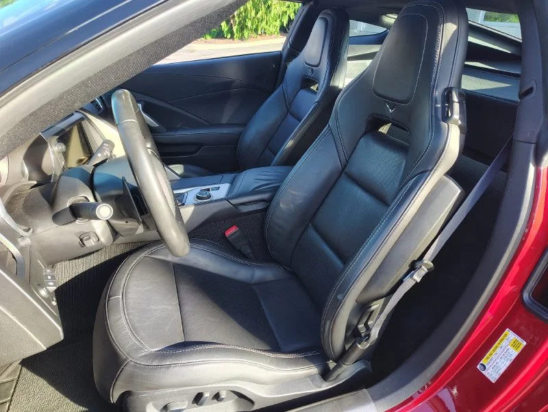 Used 2015 Red Chevrolet Stingray image 17