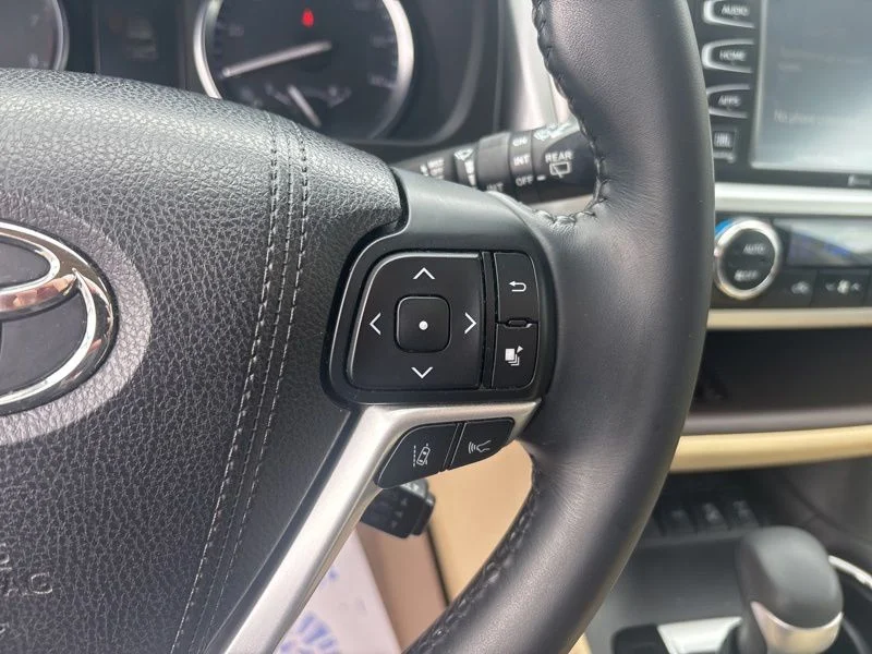 Used 2017 Brown Toyota Limited image 39