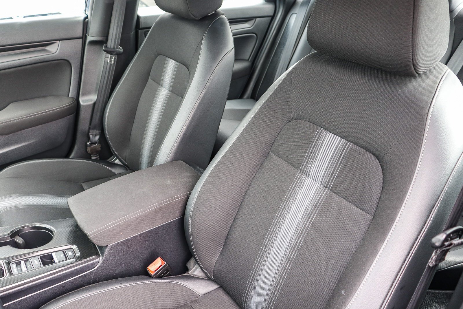 2025 Honda Civic Sport - Photo 29