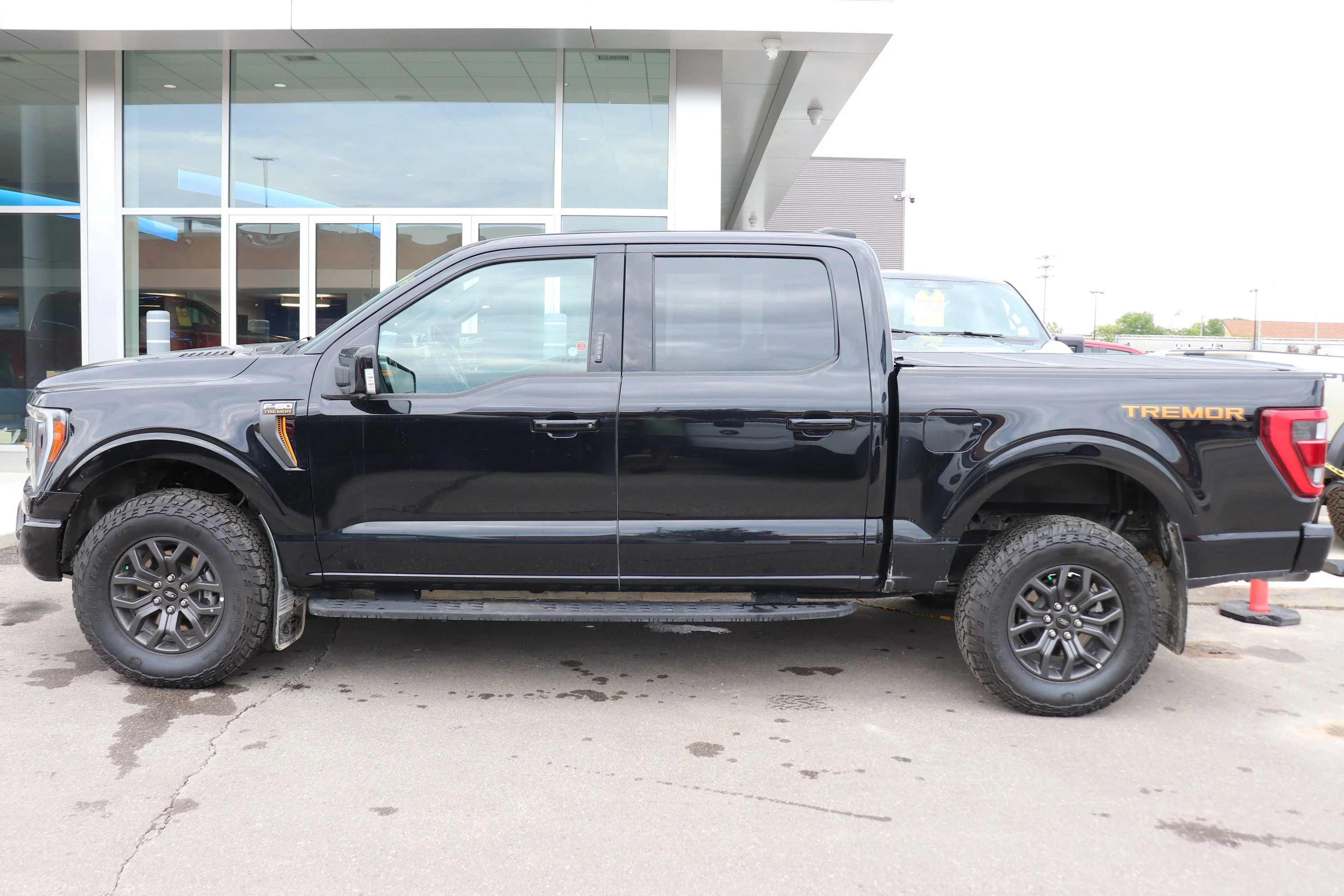 Used 2023 Black Ford XL 4WD SuperCrew 5.5