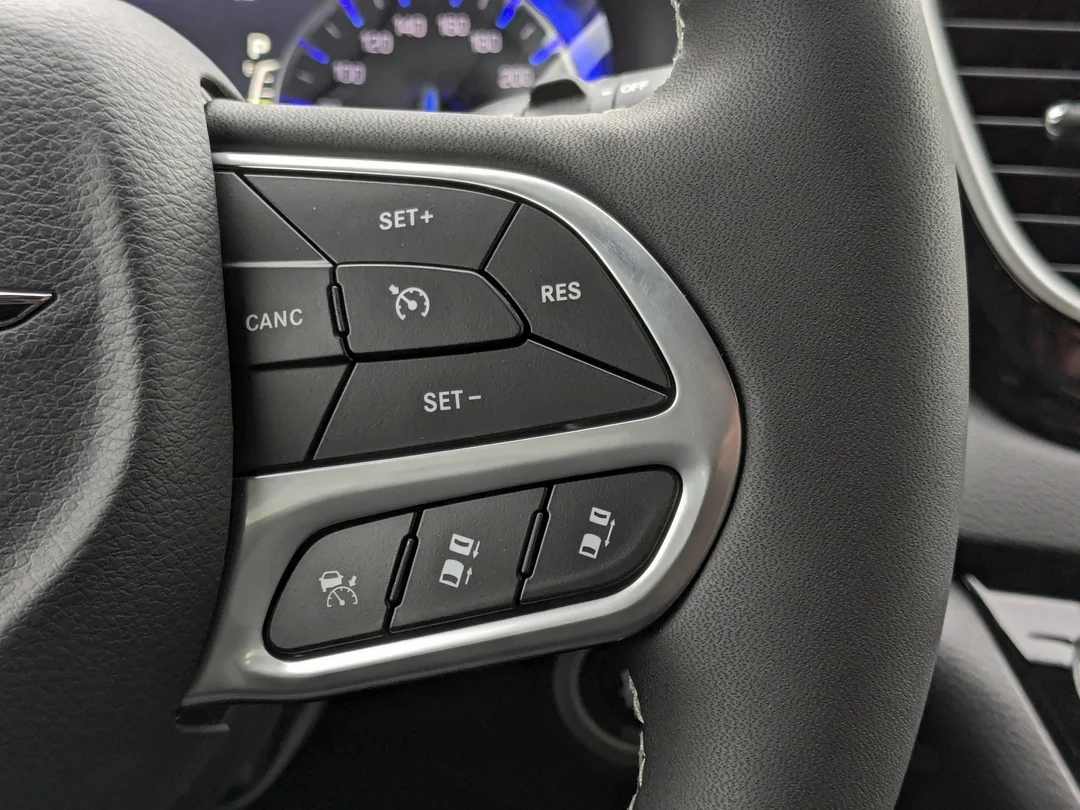 New 2026 Black Chrysler SXT - - FWD - Power Liftgate - Power Sliding Doors - Leather & More! image 18