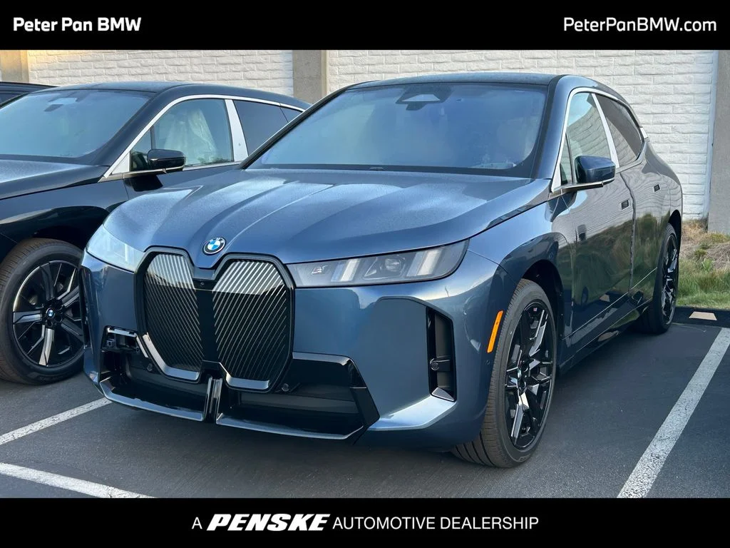 2026 BMW iX xDrive60's photo