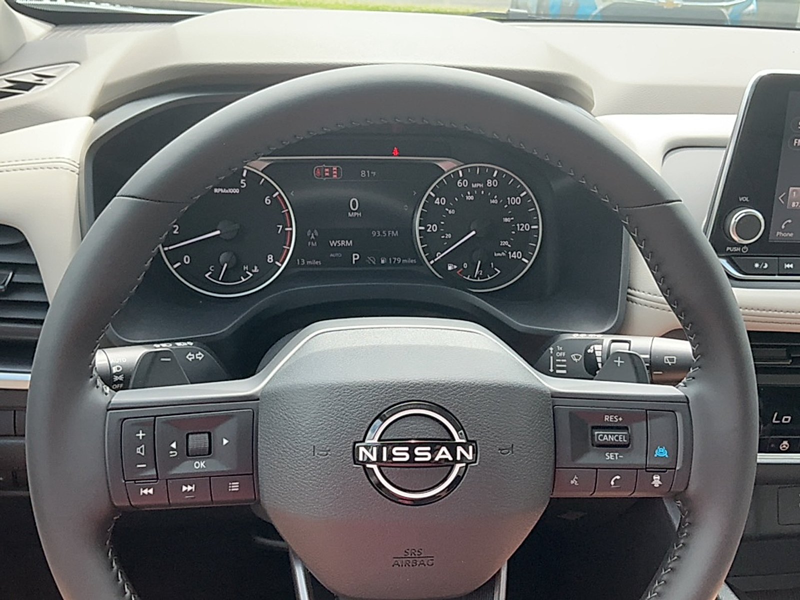 New 2026 Everest White Pearl Tricoat Nissan Dark Armor image 9