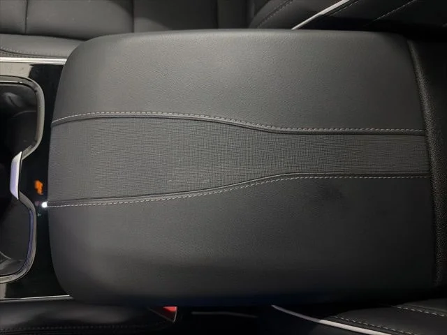 Used 2025 Summit White Buick Preferred image 30