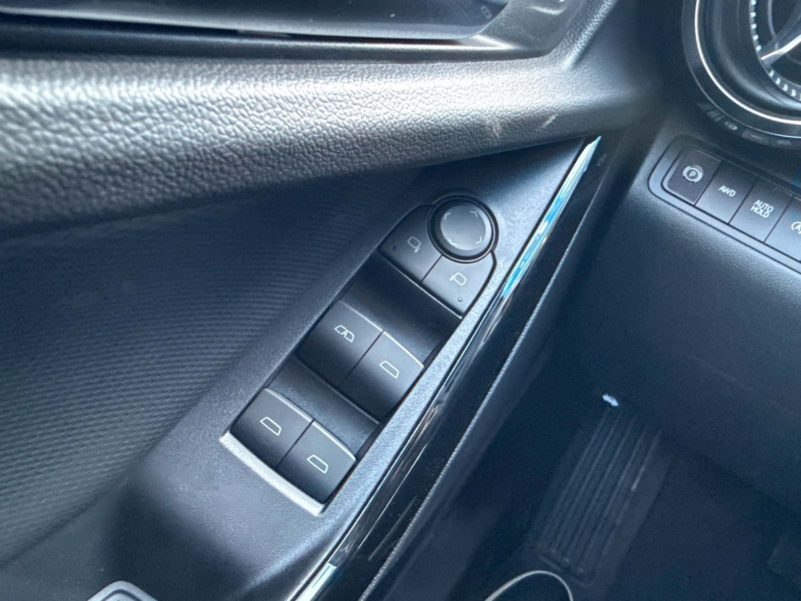 2027 Chevrolet Equinox LT - Photo 36