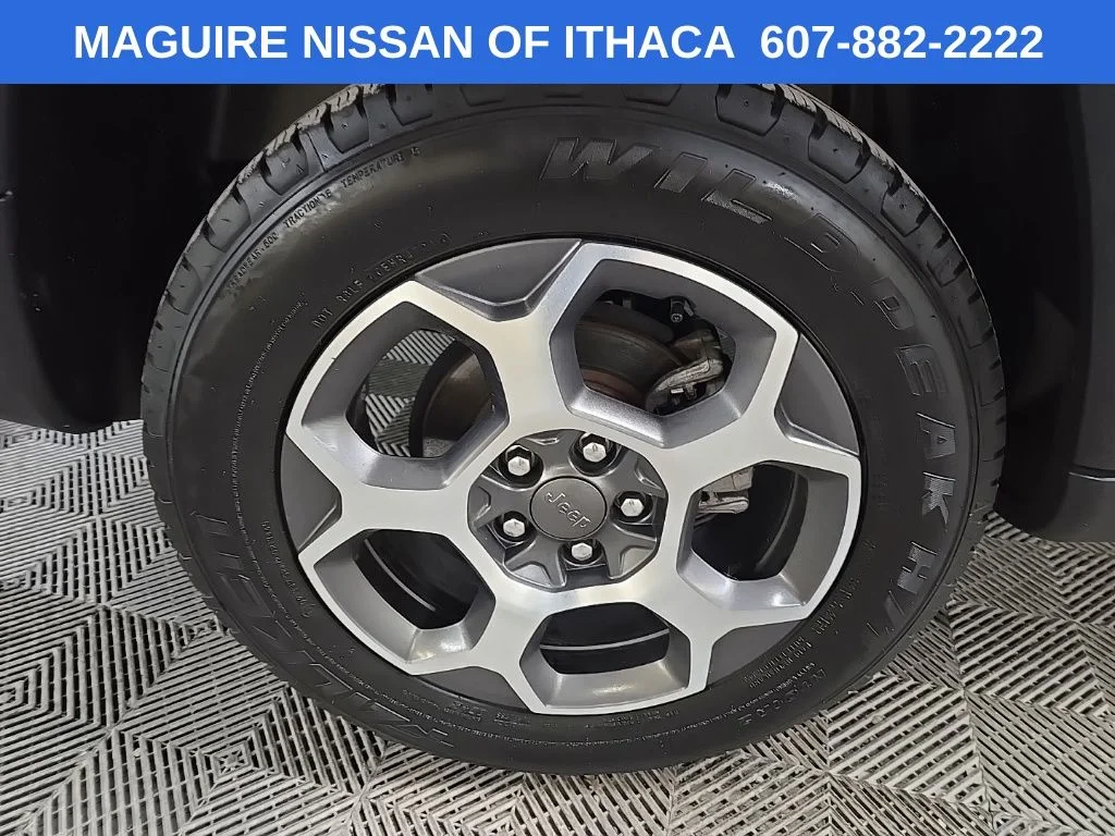 Used 2022 White Jeep Trailhawk image 13