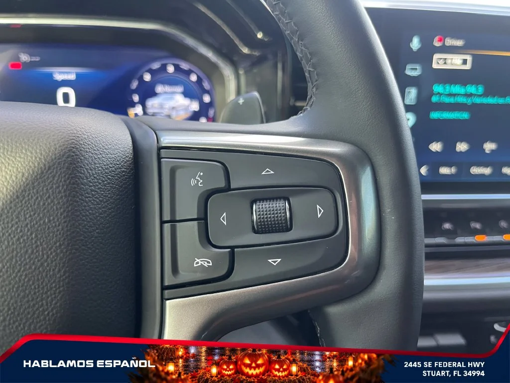 Used 2025 Summit White Chevrolet RST image 26