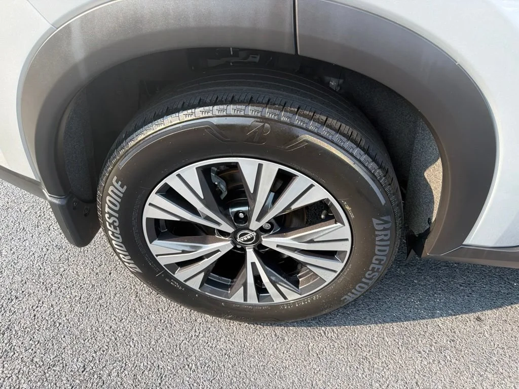 Used 2022 Silver Nissan SV image 12