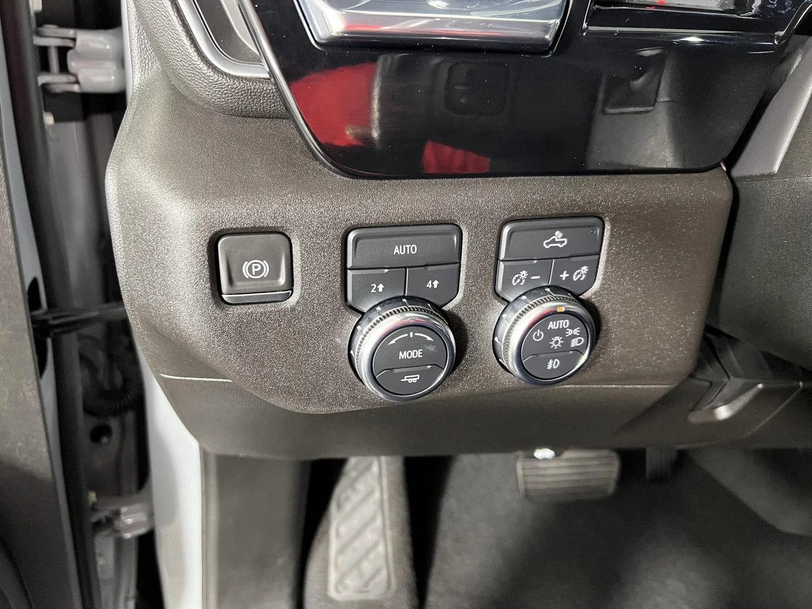 Used 2024 Thunderstorm Gray GMC Elevation image 13
