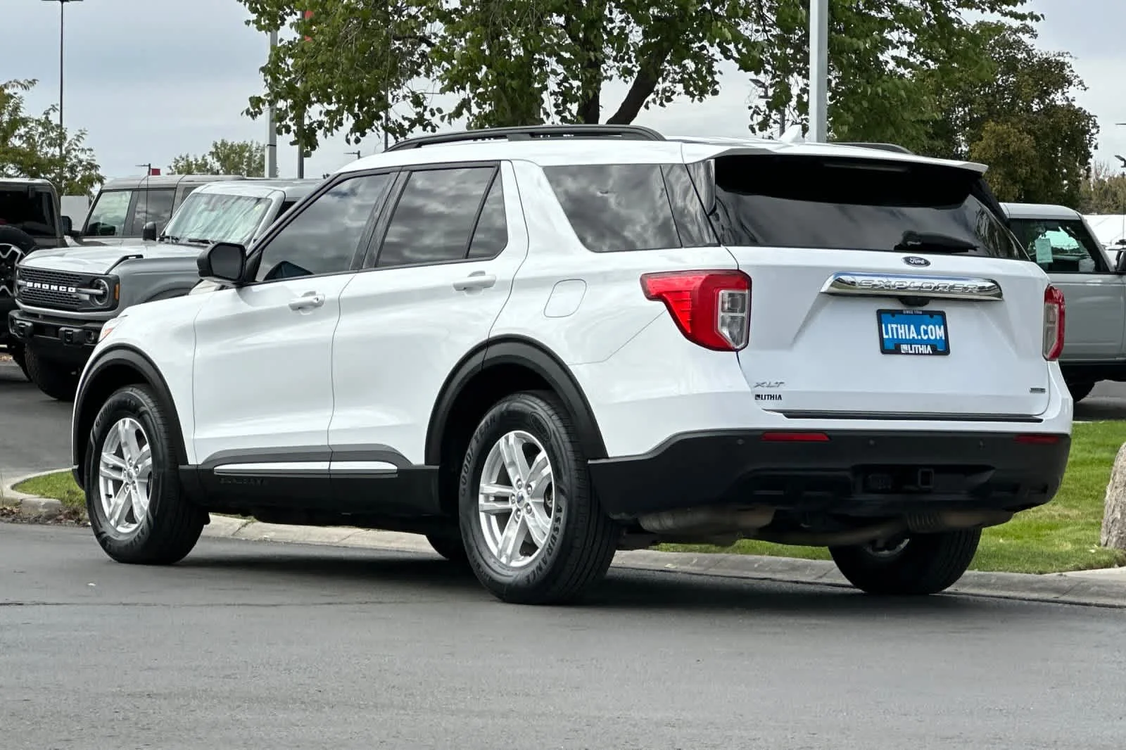 Used 2020 Oxford White Ford XLT image 6