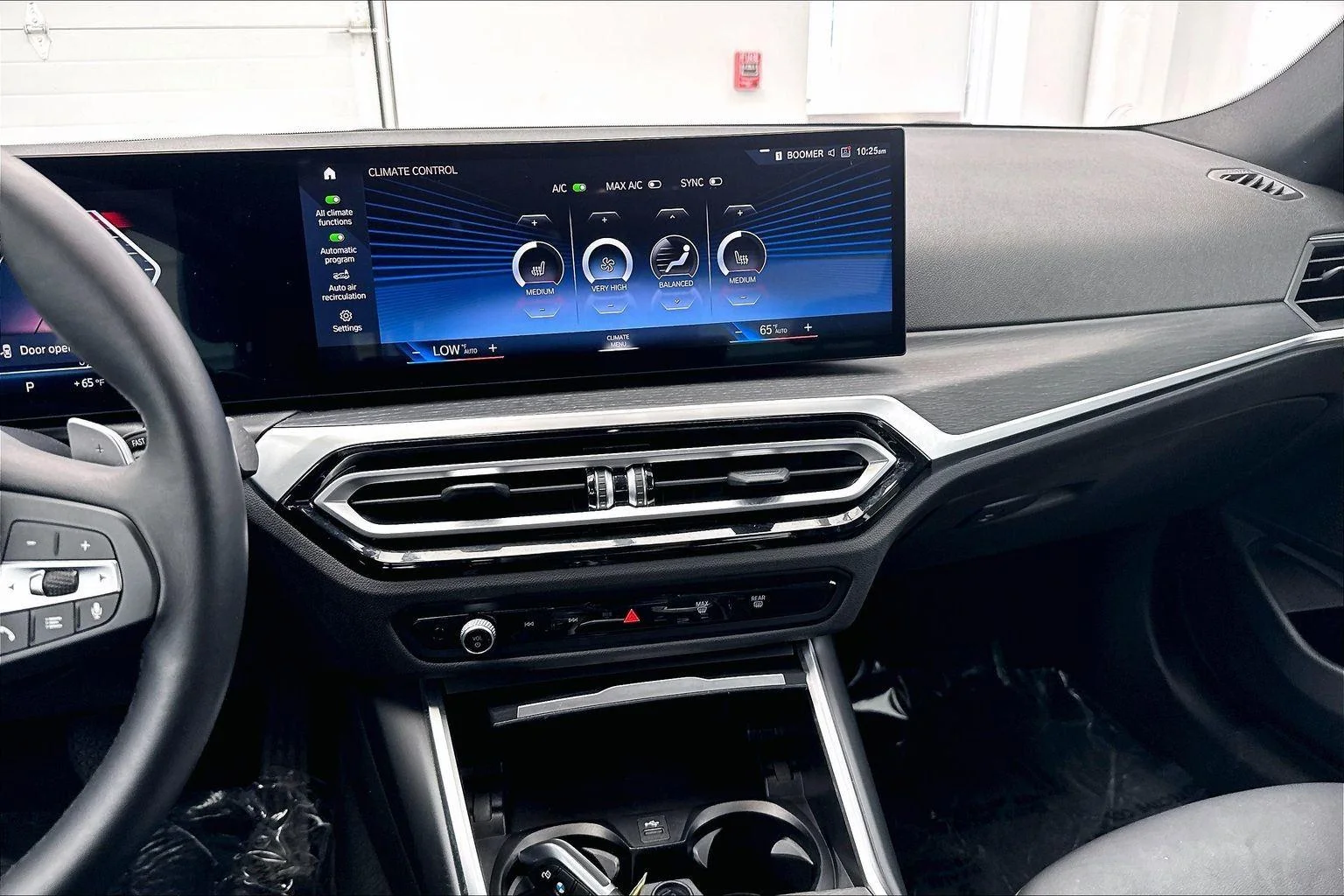 2024 BMW 3 Series 330i - Photo 13