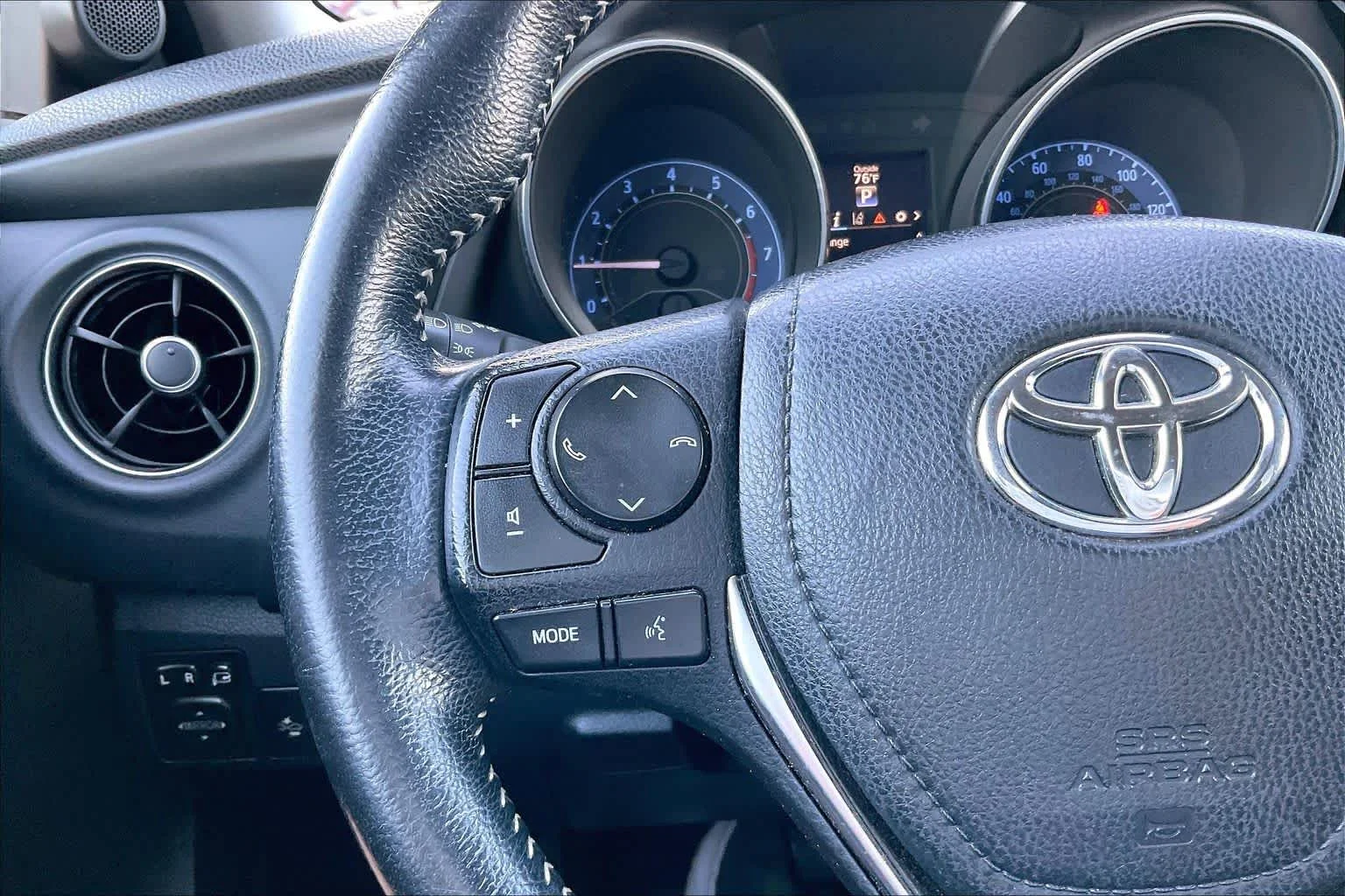 Used 2018 Blizzard Pearl Toyota  image 22
