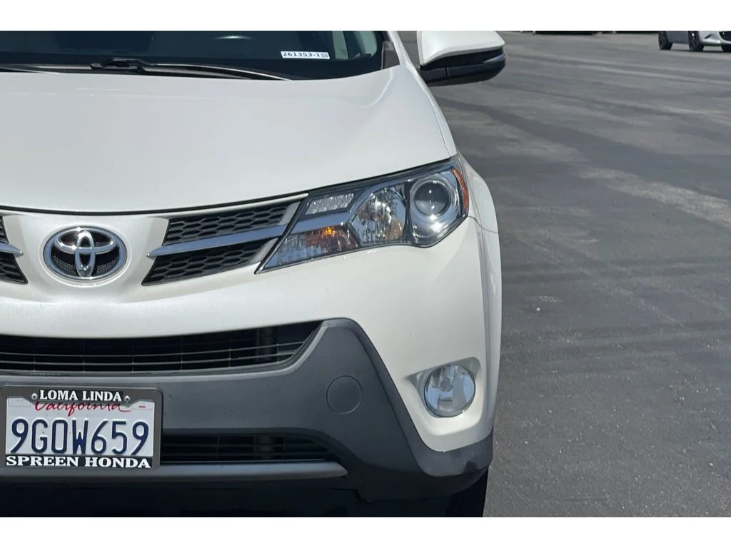 Used 2013 Blizzard Pearl Toyota Limited image 19