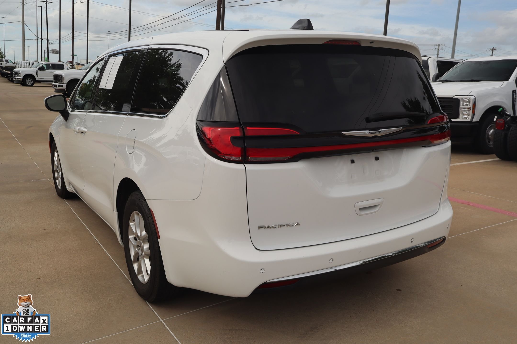 Used 2023 White Chrysler Touring L image 6