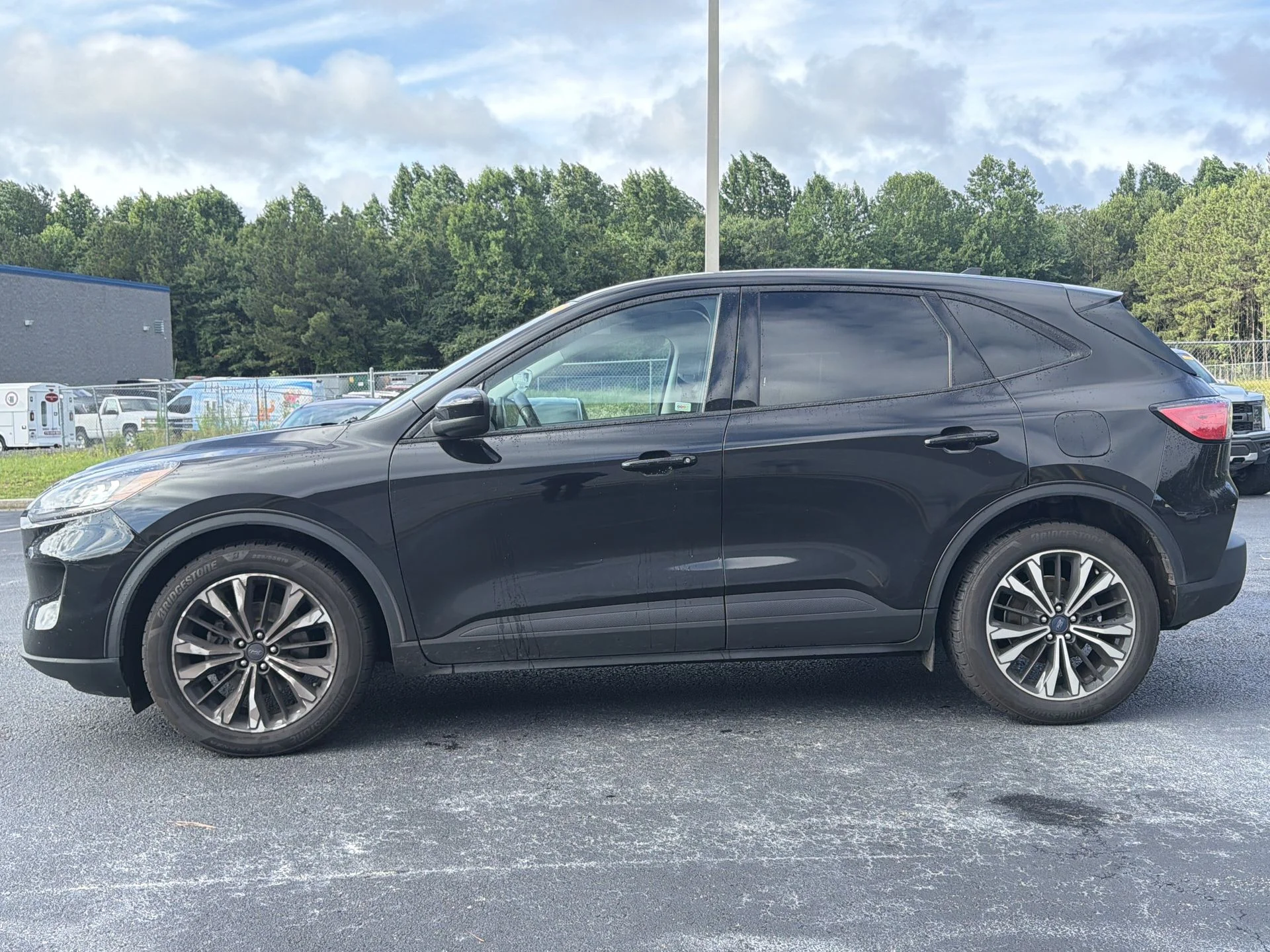 Used 2022 Ford Escape SE with VIN 1FMCU0G68NUB22080 for sale in Loganville, GA