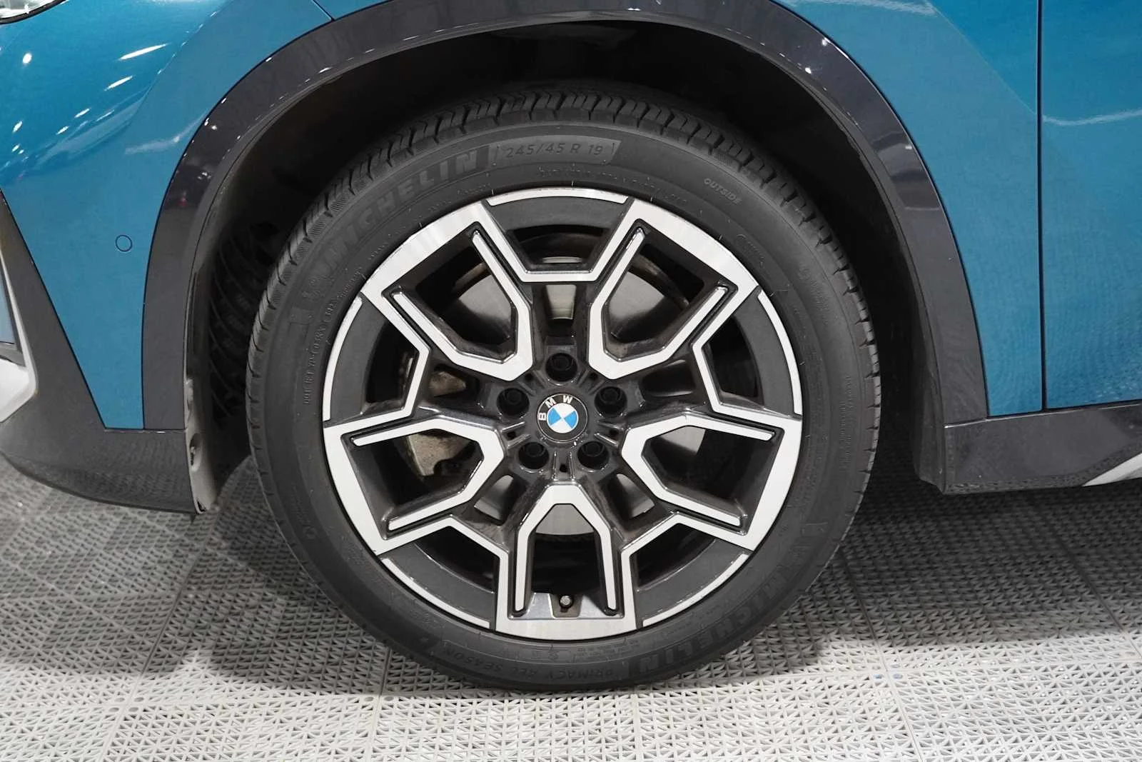 Used 2024 Blue Bay Lagoon Metallic BMW xDrive28i image 8