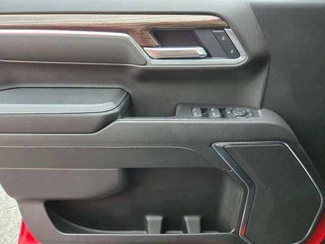 Used 2025 Red Chevrolet LT image 34
