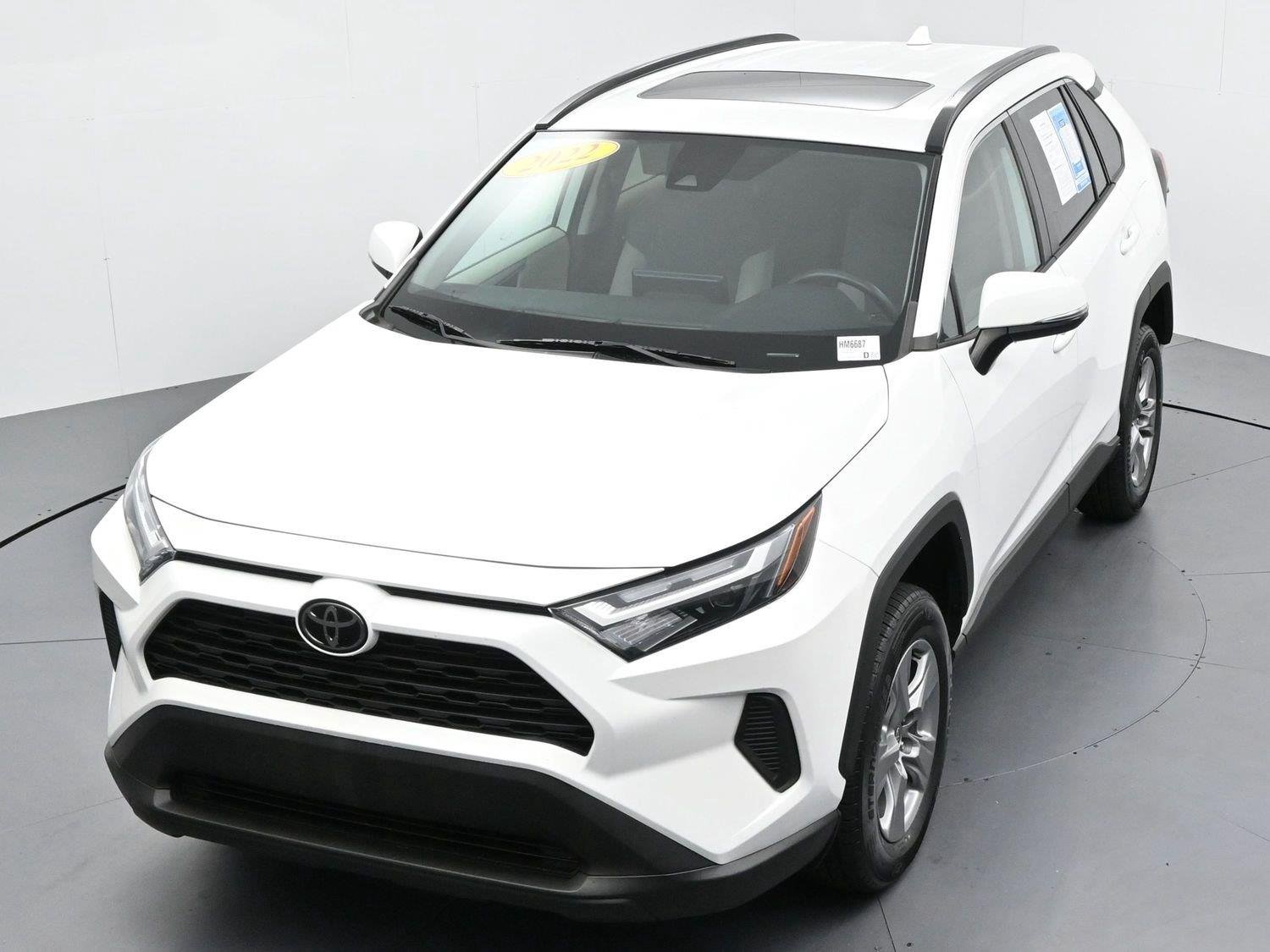 Used 2022 White Toyota XLE image 42